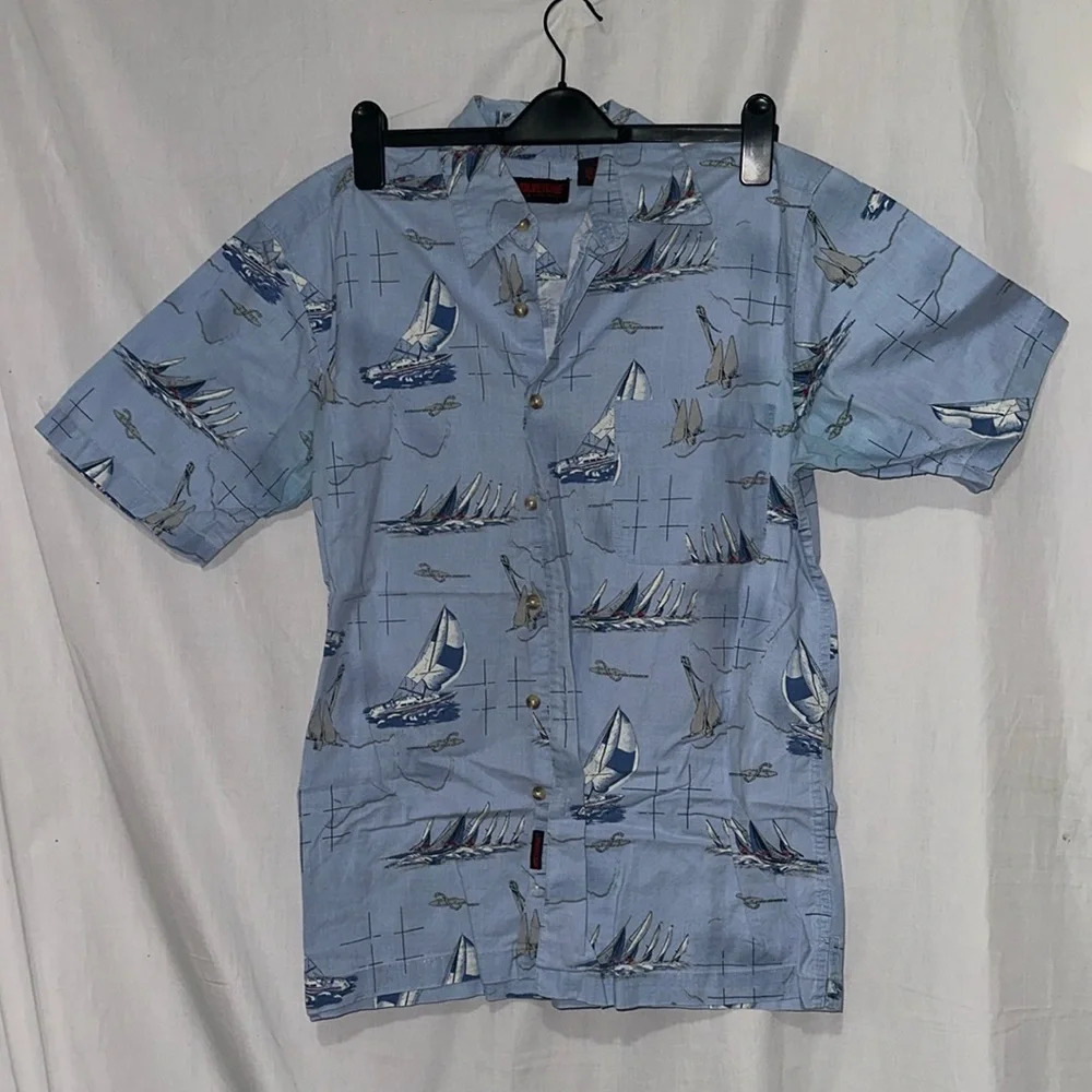 blue Wolverine sailboat print button down shirt size medium